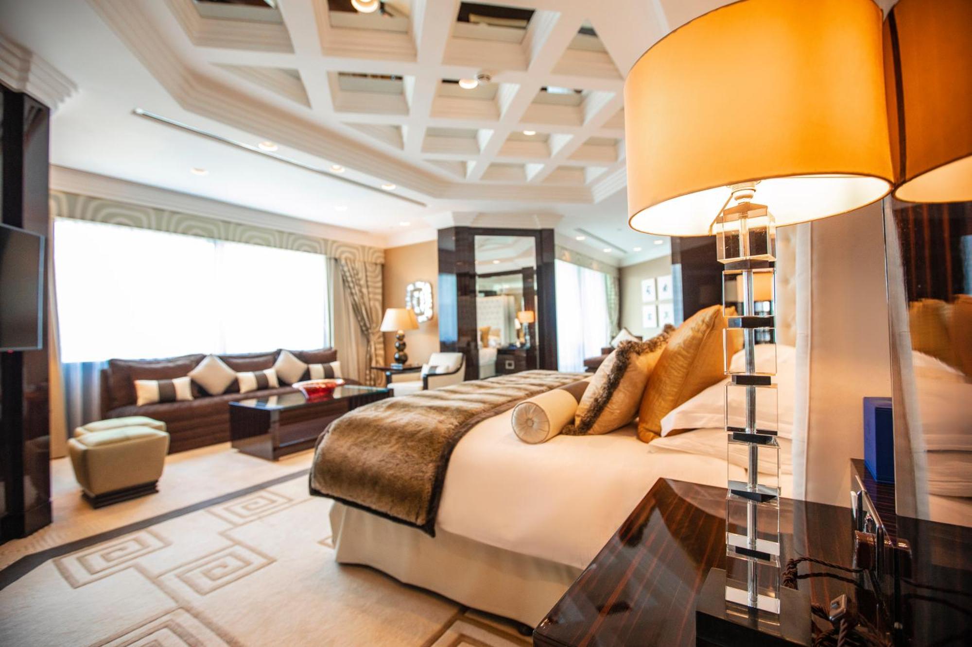 Готель Moevenpick Grand Al Bustan Дубай Екстер'єр фото A suite at the Ritz-Carlton, DIFC