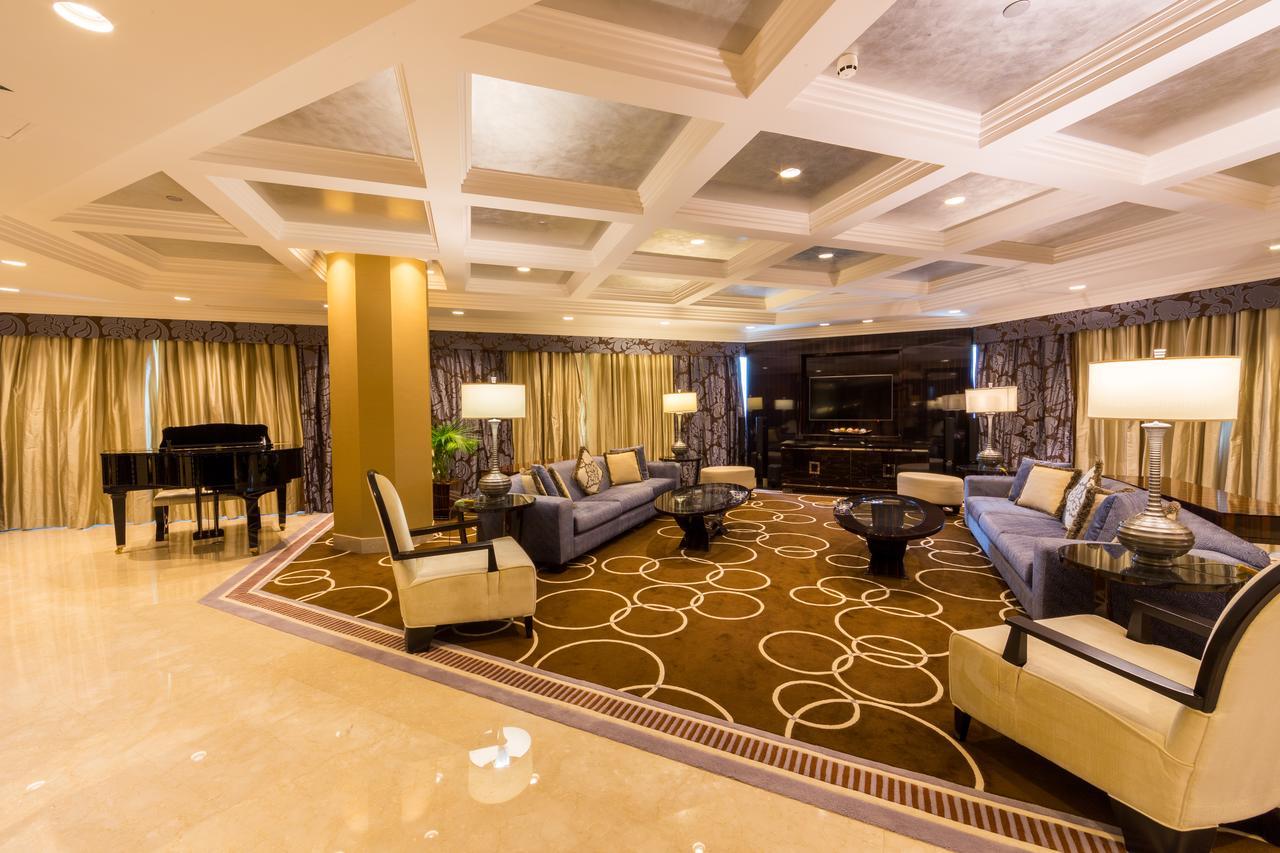 Готель Moevenpick Grand Al Bustan Дубай Екстер'єр фото The lobby of the hotel